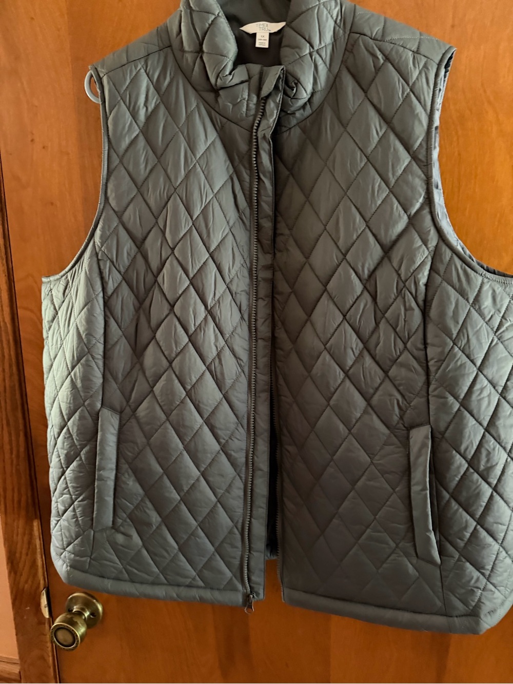 Time and Tru Quilted Puffer Vest in Gray
